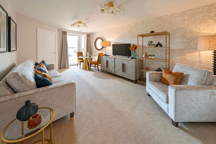 1 Bedroom Flat To Rent In Stour Gate, Barley Place, Dorset, DT11