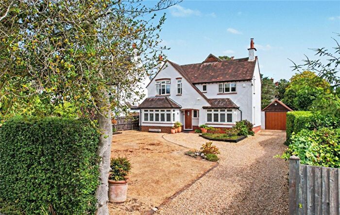 4 Bedroom Detached House For Sale In Firfield Road, Farnham, Surrey, GU9