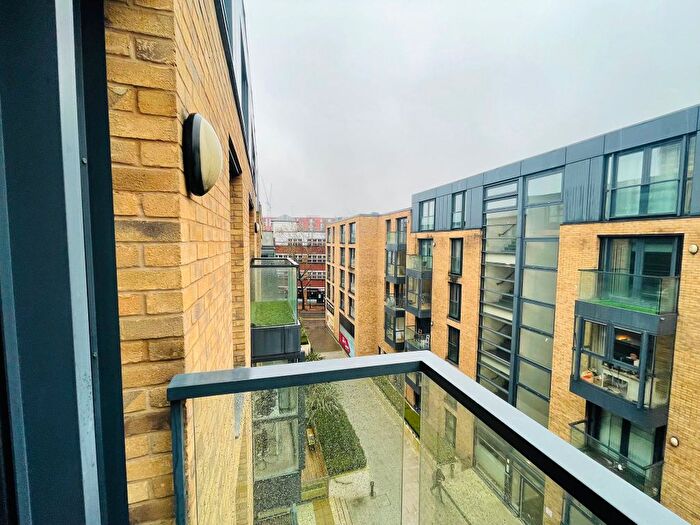 2 Bedroom Flat For Sale In Southside, St. John's Walk, Birmingham, B5