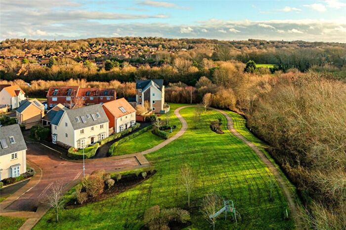 6 Bedroom Detached House For Sale In Windlass Close, Hunsbury Meadows, Northampton, Northamptonshire, NN4