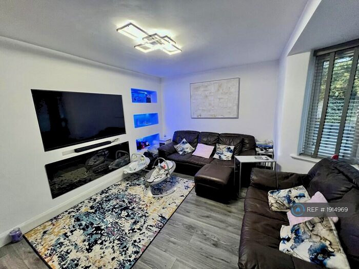 3 Bedroom Semi-Detached House To Rent In Nettlebarn Road, Manchester, M22