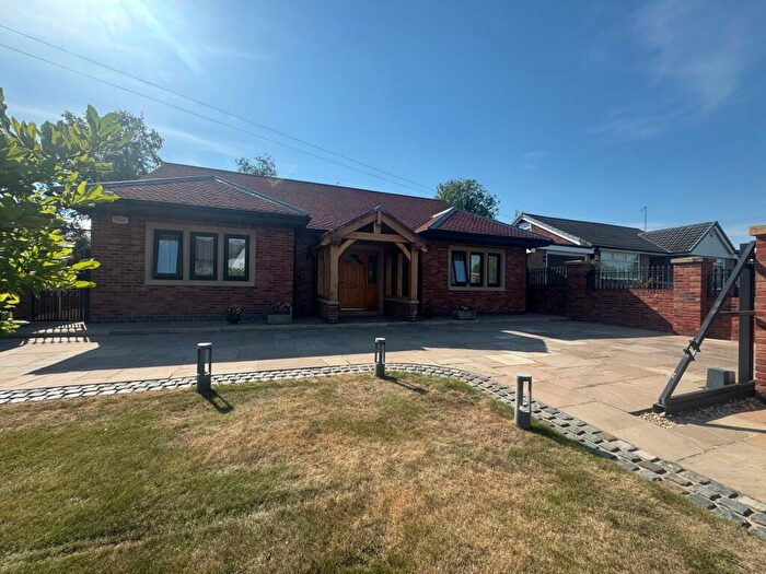 3 Bedroom Detached Bungalow For Sale In Cartmel Grove, Worsley, M28