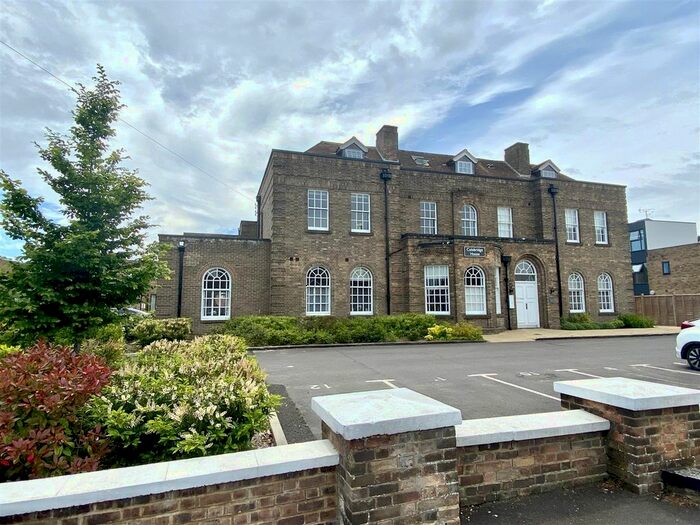 1 Bedroom Flat To Rent In Cheltenham Road, Longlevens, Gloucester GL2