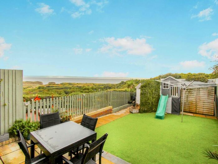 4 Bedroom Town House To Rent In Heol Y Dryw, Rhoose Point, Vale Of Glamorgan, CF62