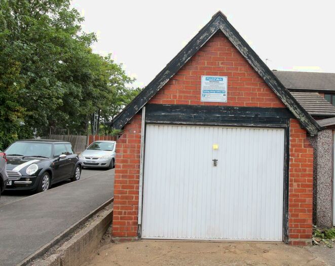 Property To Rent In Garage - Church Drive Boultham Park, Lincoln, Lincolnsire, LN6