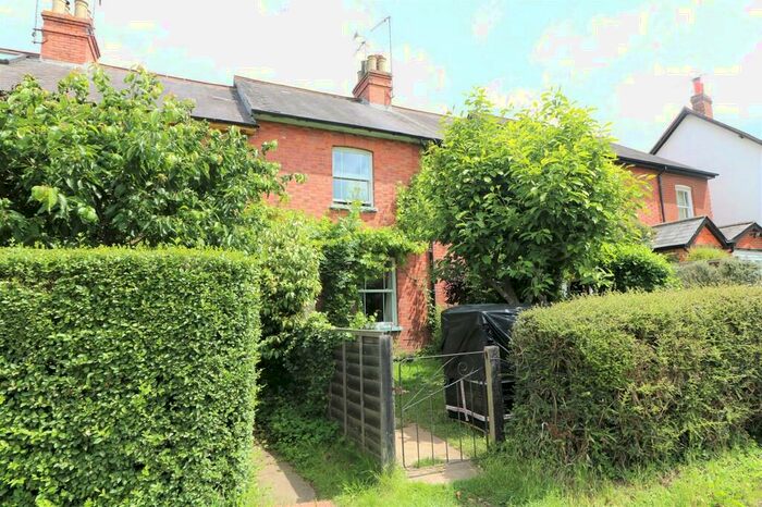3 Bedroom Cottage To Rent In Willow Green, North Holmwood, RH5