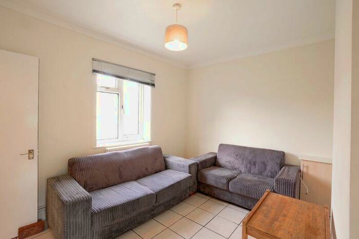 5 Bedroom Semi-Detached House To Rent In Colbourne Avenue, Brighton, BN2