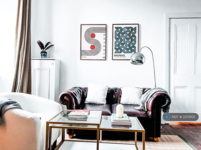 1 Bedroom Flat To Rent In Rossie Place, Edinburgh, EH7