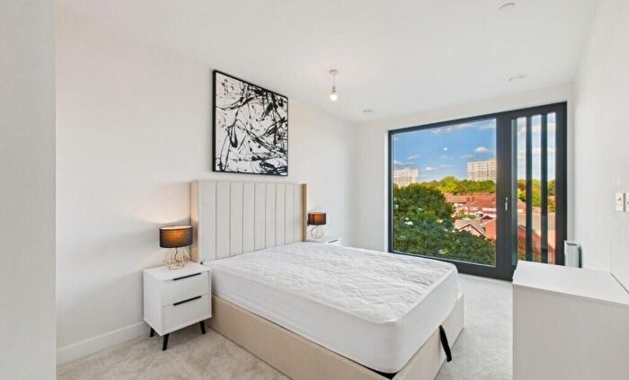 1 Bedroom Flat For Sale In Glasswater Locks, Birmingham, B4