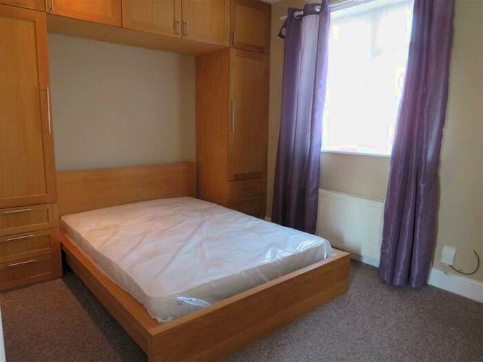 5 Bedroom End Of Terrace House To Rent In Homefarm Road, Hanwell, W7