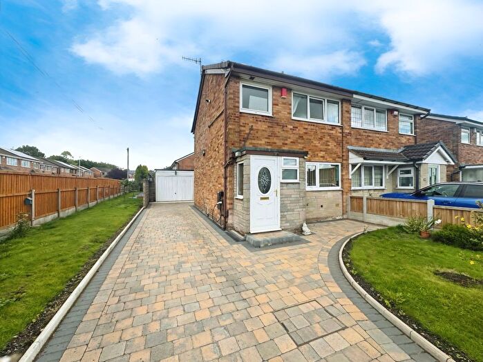 3 Bedroom Semi-Detached House For Sale In Kelham Road, Stoke-On-Trent, Staffordshire, ST4