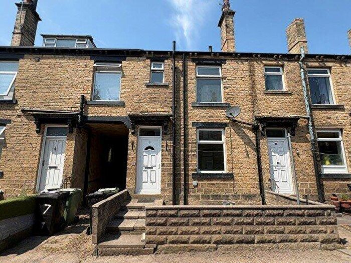 2 Bedroom House To Rent In West Grove Street, Stanningley, Pudsey, West Yorkshire, LS28