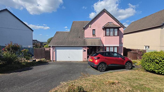 4 Bedroom Detached House For Sale In Wood Lane, Neyland, Milford Haven, SA73