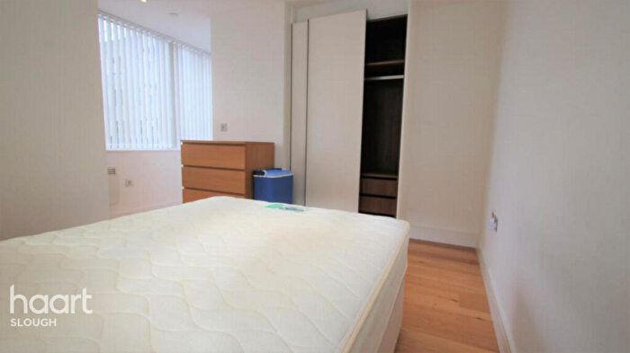 1 Bedroom Apartment To Rent In High Street, Slough, SL1