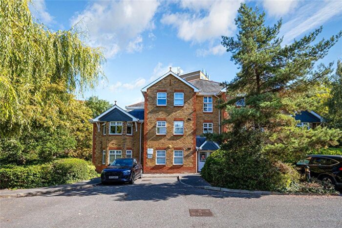 2 Bedroom Flat For Sale In Kings Road, Richmond, TW10