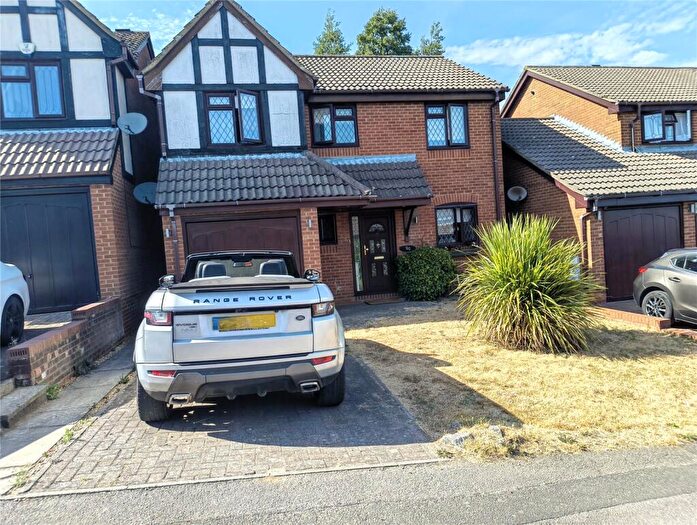 4 Bedroom Detached House For Sale In Emmer Green, Luton, Bedfordshire, LU2