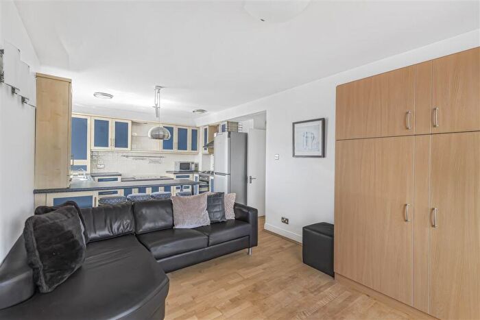 1 Bedroom Flat For Sale In Austin Road, SW11