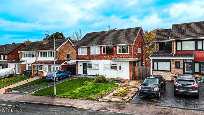 3 Bedroom Semi-Detached House For Sale In Highcliffe Road, Tamworth, Staffordshire, B77