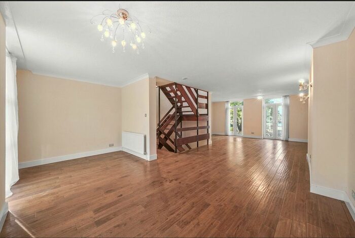 4 Bedroom Terraced House To Rent In Hornby Close, London, NW3