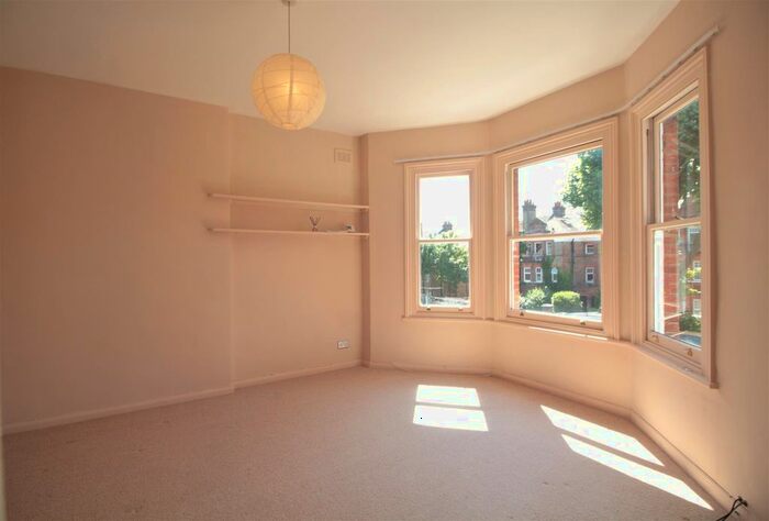 2 Bedroom Flat To Rent In Palace Road, London, SW2