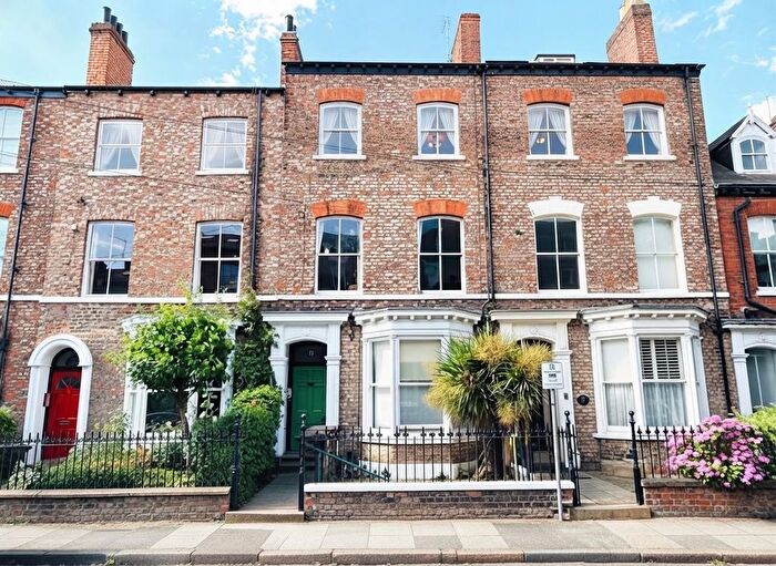 3 Bedroom Flat For Sale In Portland Street, York, YO31