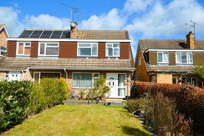 3 Bedroom Semi Detached House For Sale In Hewlett Place, Bagshot, GU19