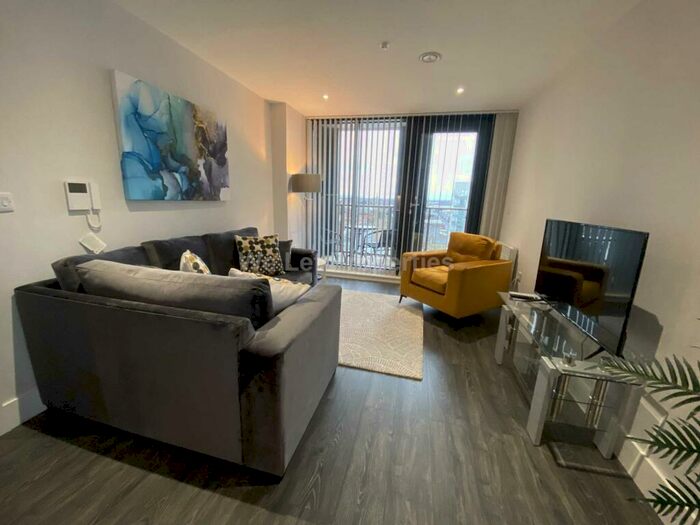2 Bedroom Apartment To Rent In The Hallmark, Manchester, M4