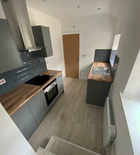 2 Bedroom Flat To Rent In High Street, Barry, Vale Of Glamorgan, The, CF62