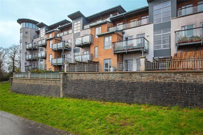 2 Bedroom Apartment For Sale In Pople Walk, Bristol, BS7