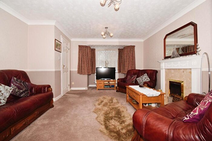 4 Bedroom Detached House For Sale In Poachers Place, Oadby, Leicester, LE2