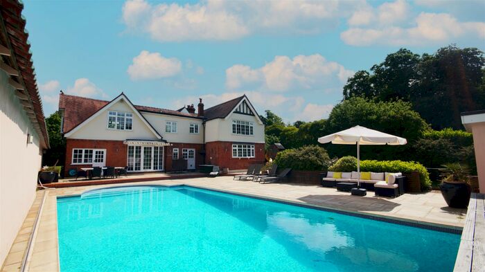 6 Bedroom Detached House To Rent In Manor Road, Loughton, IG10