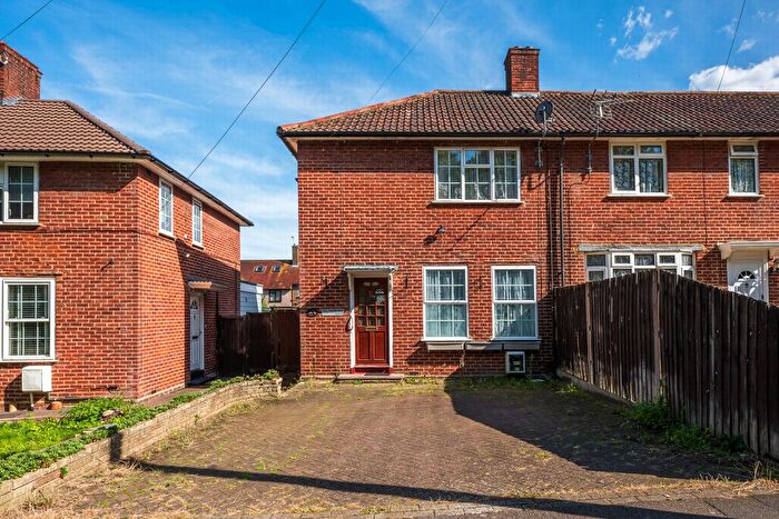3 Bedroom Terraced House For Sale In Castlecombe Road, Mottingham, SE9