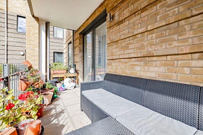 1 Bedroom Flat For Sale In St. Johns Road, Watford, WD17