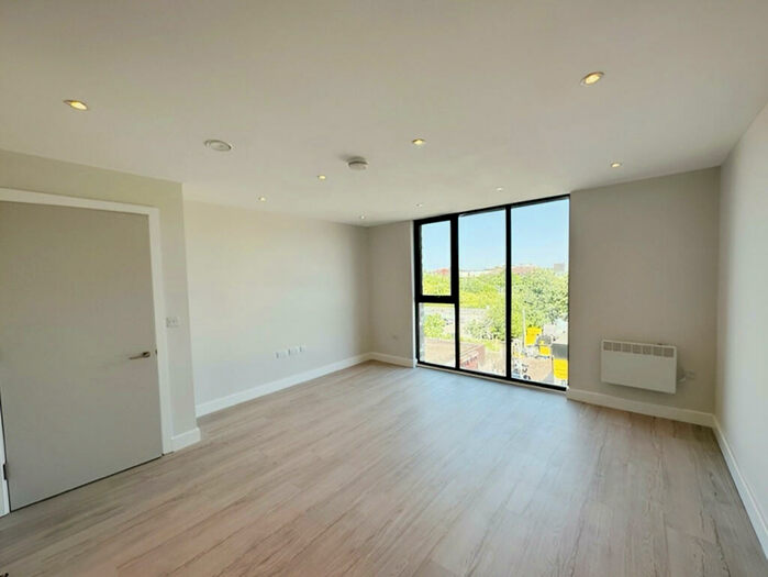 1 Bedroom Flat To Rent In Regents Plaza, Salford, M5