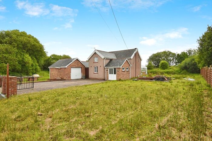 2 Bedroom Detached House For Sale In Penygroes Road, Gorslas, Llanelli, Carmarthenshire, SA14