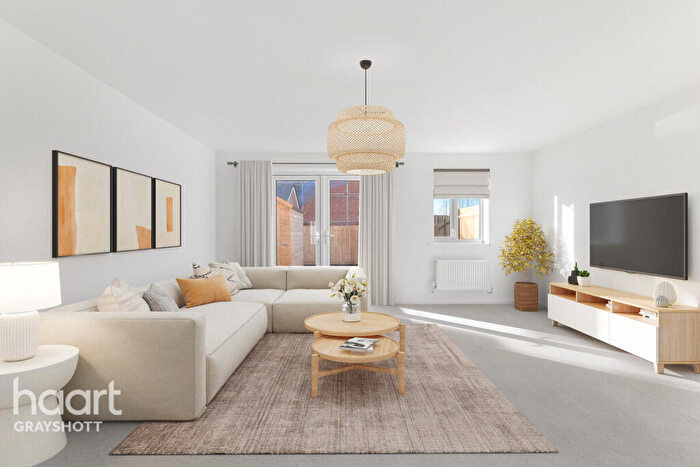 3 Bedroom Semi Detached House For Sale In Gregg Close, Southampton, SO32