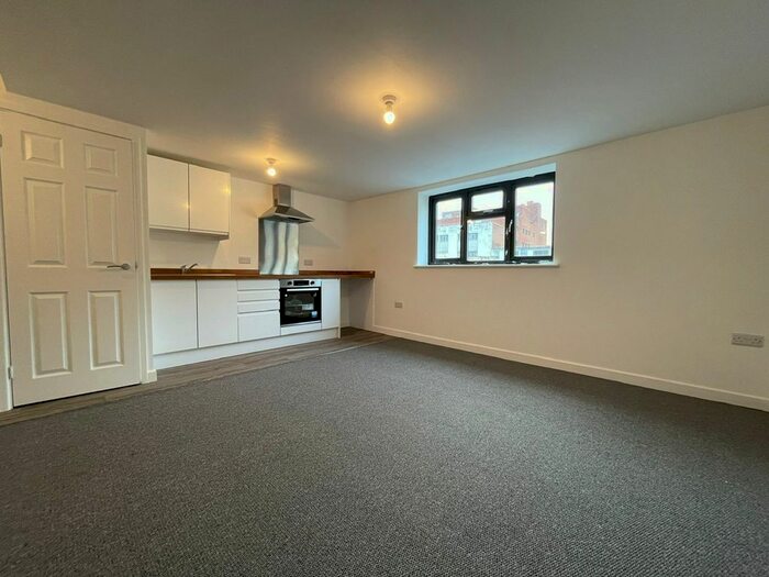 1 Bedroom Flat To Rent In Castle Yard, Wolverhampton, WV1