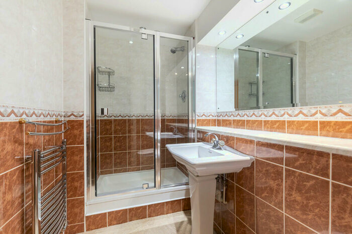 2 Bedroom Apartment To Rent In Century Court, Montpellier, GL50