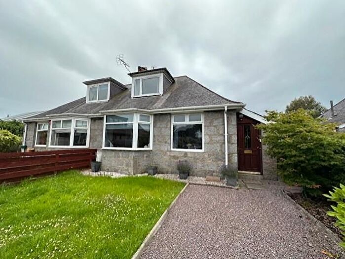 3 Bedroom Semi-Detached House To Rent In Ashley Park South, Aberdeen, AB10