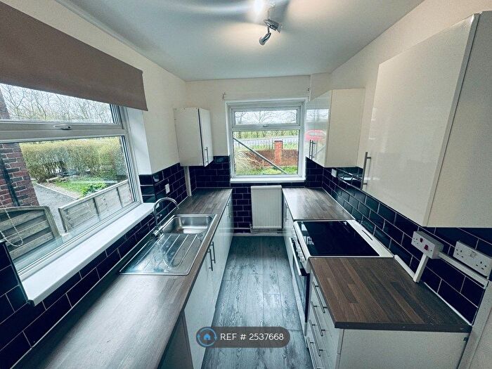 3 Bedroom Semi-Detached House To Rent In Nuthurst Road, Manchester, M40