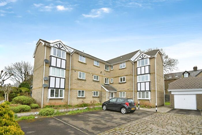 2 Bedroom Flat For Sale In Silverlands Park, Buxton, Derbyshire, SK17