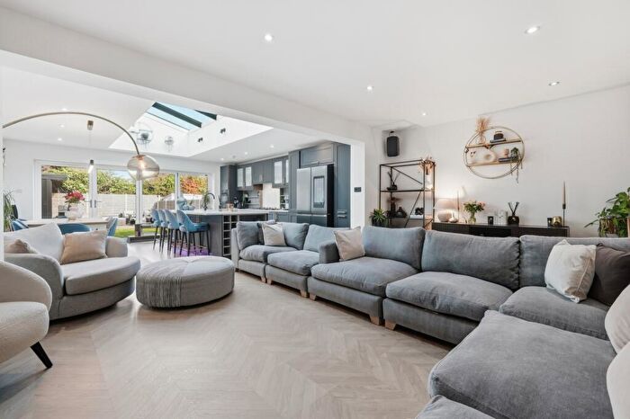 4 Bedroom Semi-Detached House To Rent In The Mount, RM3