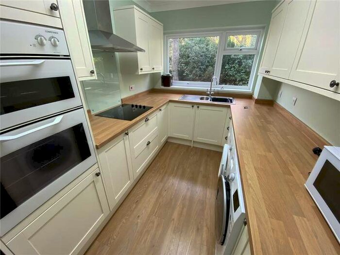 2 Bedroom Flat To Rent In Haslemere Avenue, Highcliffe, Christchurch, BH23