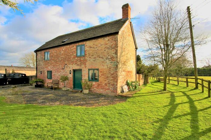 1 Bedroom Cottage To Rent In Hook Street, Swindon, SN4