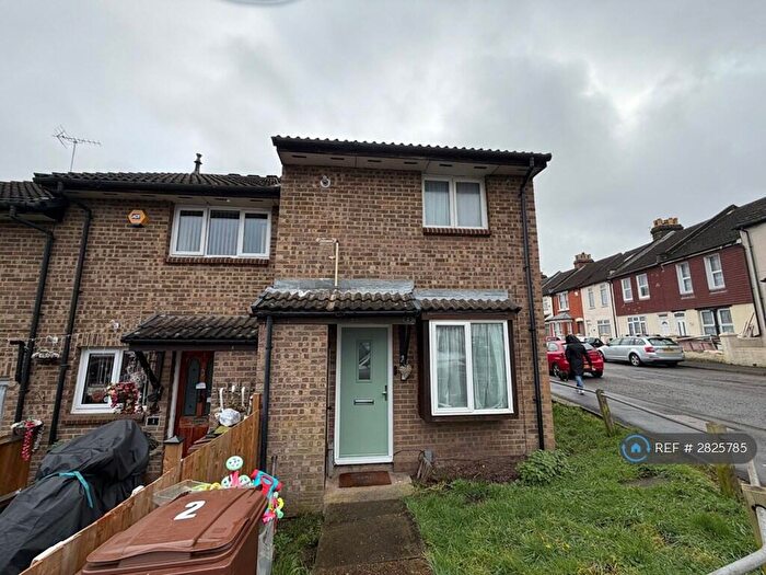 1 Bedroom End Of Terrace House To Rent In Oliver Close, Chatham, ME4