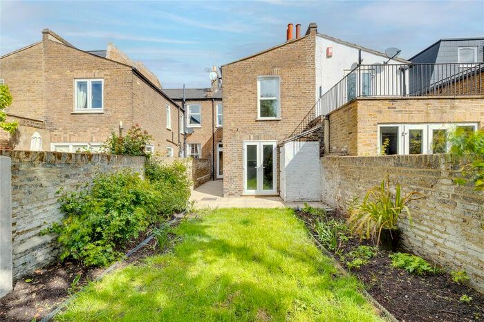 1 Bedroom Flat To Rent In Chaldon Road, Fulham, SW6