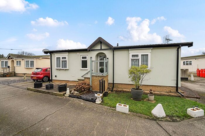 2 Bedroom Park Home For Sale In The Marigolds, Shripney, Bognor Regis, PO22