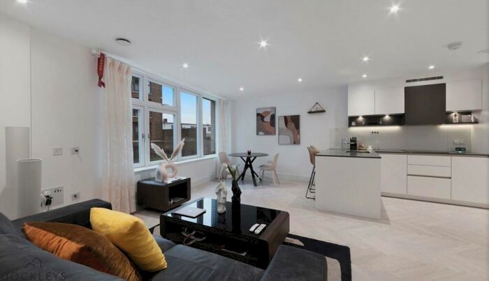 2 Bedroom Apartment For Sale In Sterling Way, London, N7