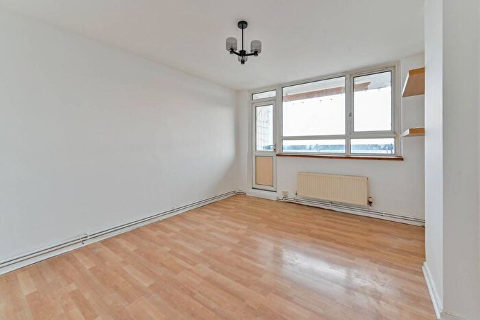 1 Bedroom Flat For Sale In George Downing Estate, Cazenove Road, Stamford Hill, London, N16