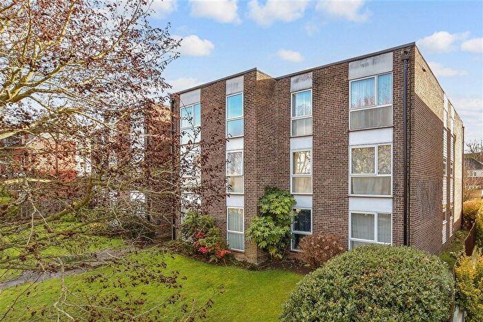 1 Bedroom Flat For Sale In Eaton Road, Sutton, Surrey, SM2